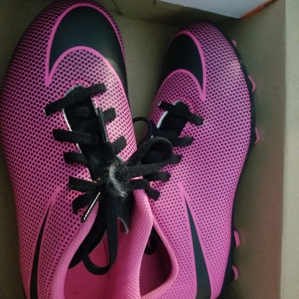NIKE girls cleats